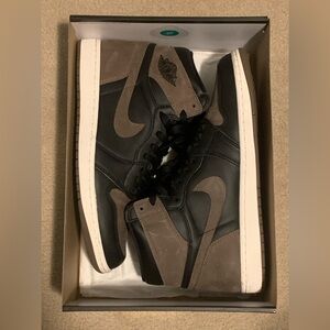 Air Jordan Retro 1 "Palomino" Size 10